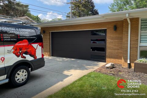 Taurus Garage Doors 24/7 Emergency Repair Chicago & Palatine - Same Day Service. Mówimy po polsku.