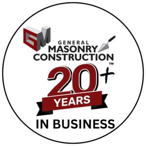 Krzysiek, jeśli chcesz to logo ustawić porządnie w WordPressie, wypełnij te pola w bibliotece mediów dokładnie w ten sposób. To sprawi, że Twoja marka będzie wszędzie tam, gdzie szukają murarza w Chicago. Oto jak to uzupełnić dla Twojego logo: Alt Text (Tekst alternatywny): General Masonry Construction - No.1 Masonry and Tuckpointing Specialists in Chicago North Shore